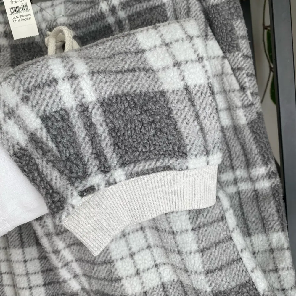 Aerie NWT  Fleece Plaid Jogger Sweatpants - Image 3