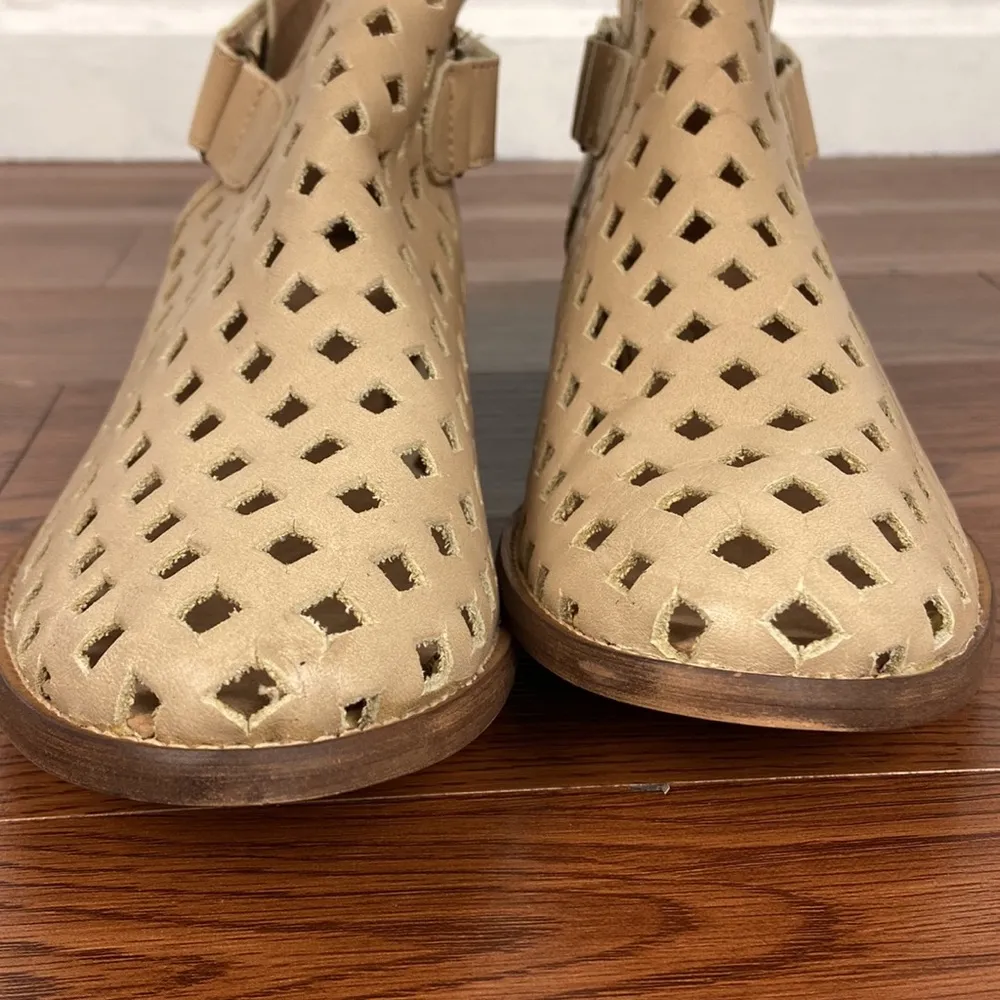 Musse & Cloud - Caila Leather Perforated Festival Ankle Booties in Taupe Sz 10 - Image 7