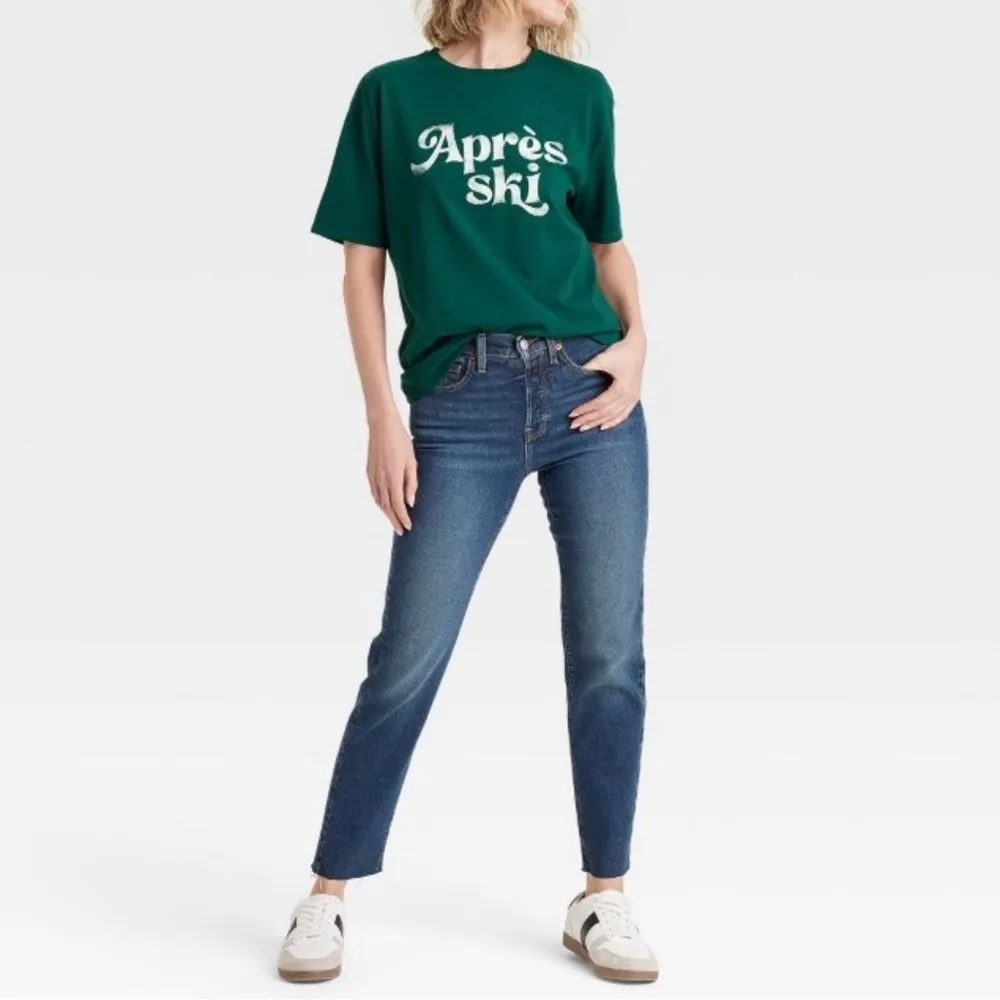 Universal Thread Apres Ski Graphic Tee Dark Green NWT - Image 7