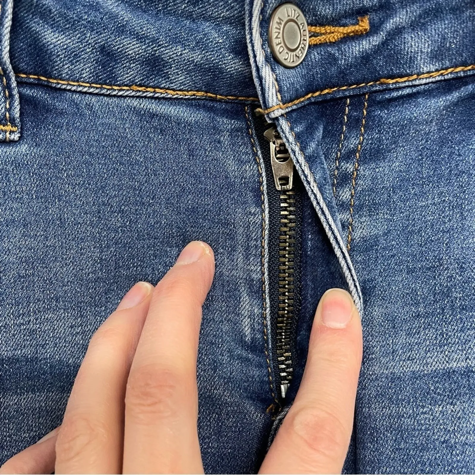 Litz Medium Wash Ankle Raw Hem Straight Leg Jeans Womens 26 Zip Fly Blue Denim - Image 3