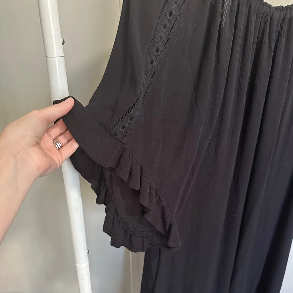 Cato Black Flowy Shortsleeved V-neck Midi Dress size small - Image 8