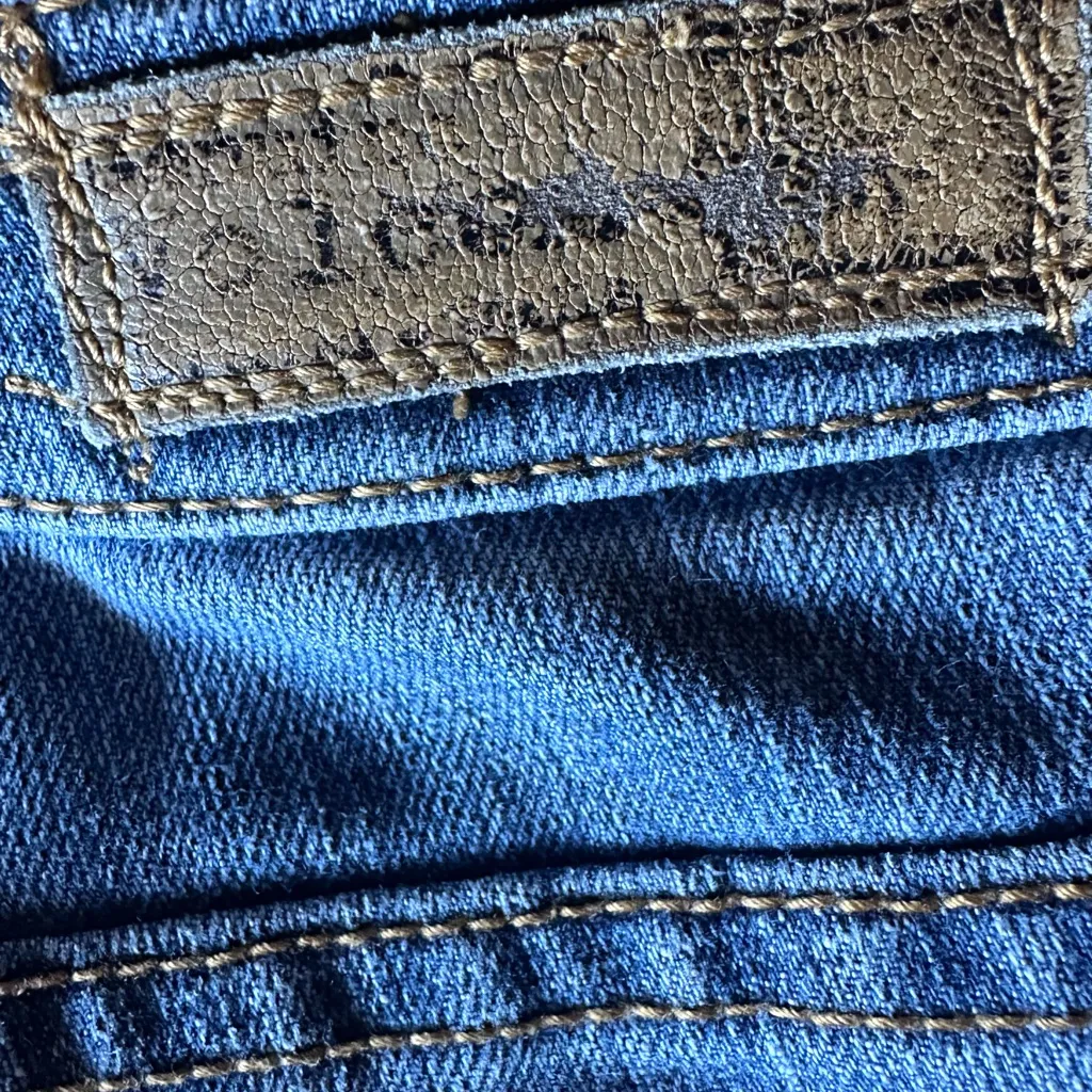 Volcom Womens Blue Denim Cuffed Shorts Size 9 - Image 6