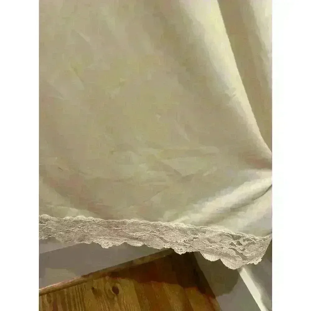 Vintage Deena Fine Lingerie Off White Lace and Eyelet Slip, size 40 Size L - Image 4