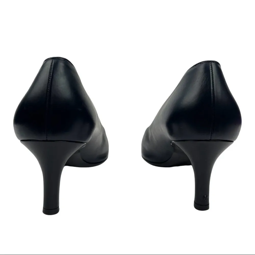 VTG Salvatore Ferragamo Navy Dual Texture Patent Cap Toe/Leather Heels Pumps 9 - Image 6