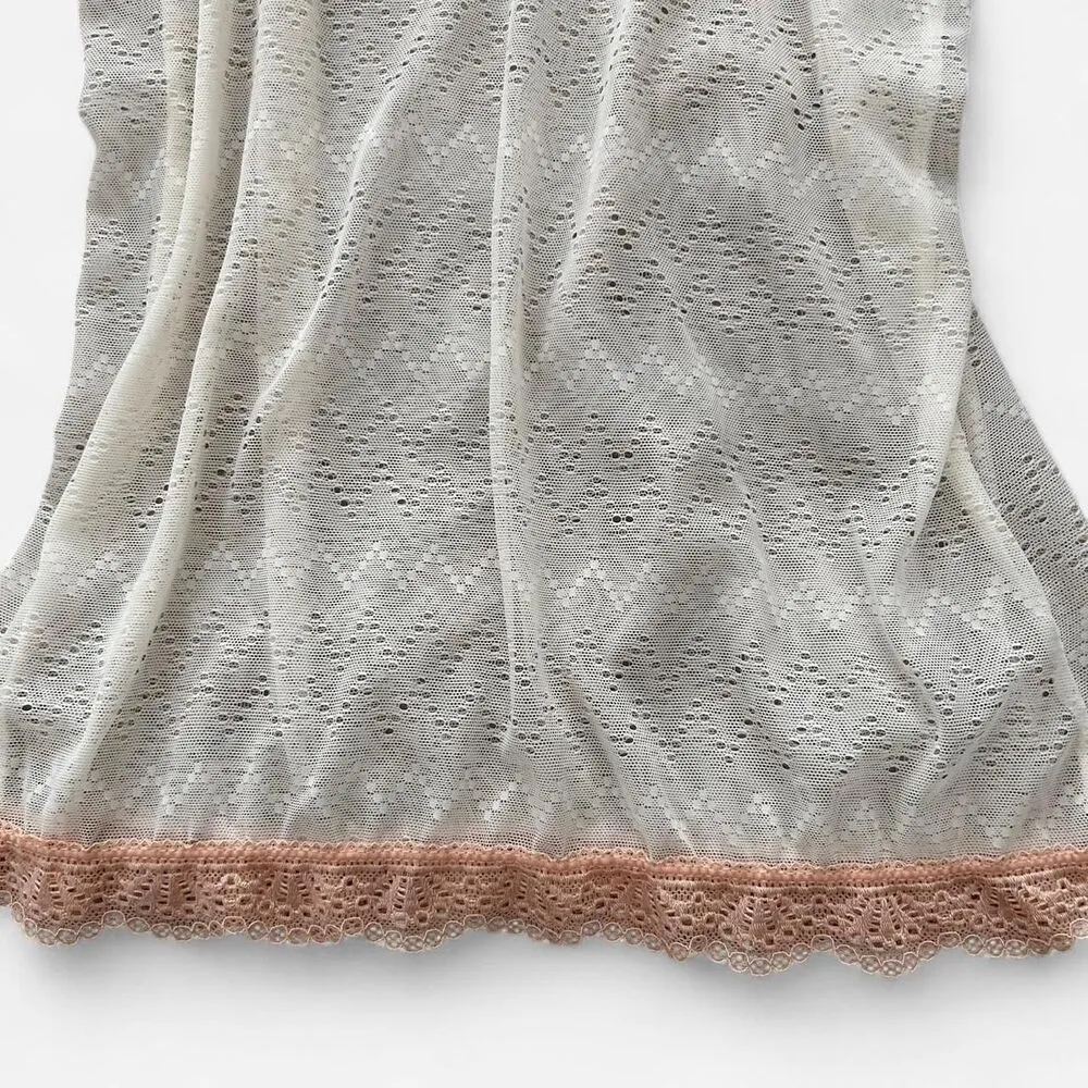 Vintage White Lace Babydoll Cami – Sheer Sweetheart Bow Detail (Runs S/M) - Image 4