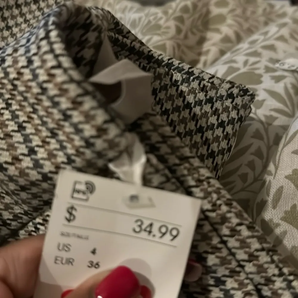 H&m plaid skirt - Image 3