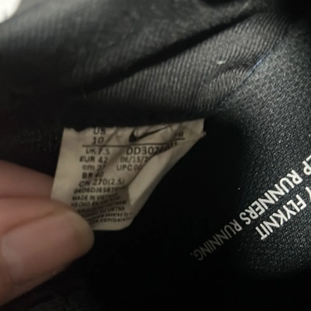 Nike flynit black white size 10 - Image 6