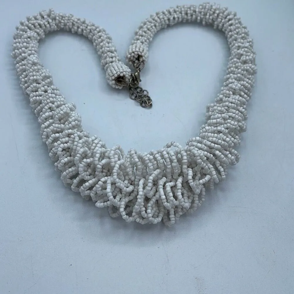 Boho white layered ruffed seed bead statement necklace. - Image 4