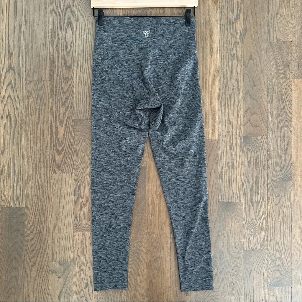 TNA Aritzia Atmosphere High Rise Legging in Heather Stratus Grey Medium - Image 6