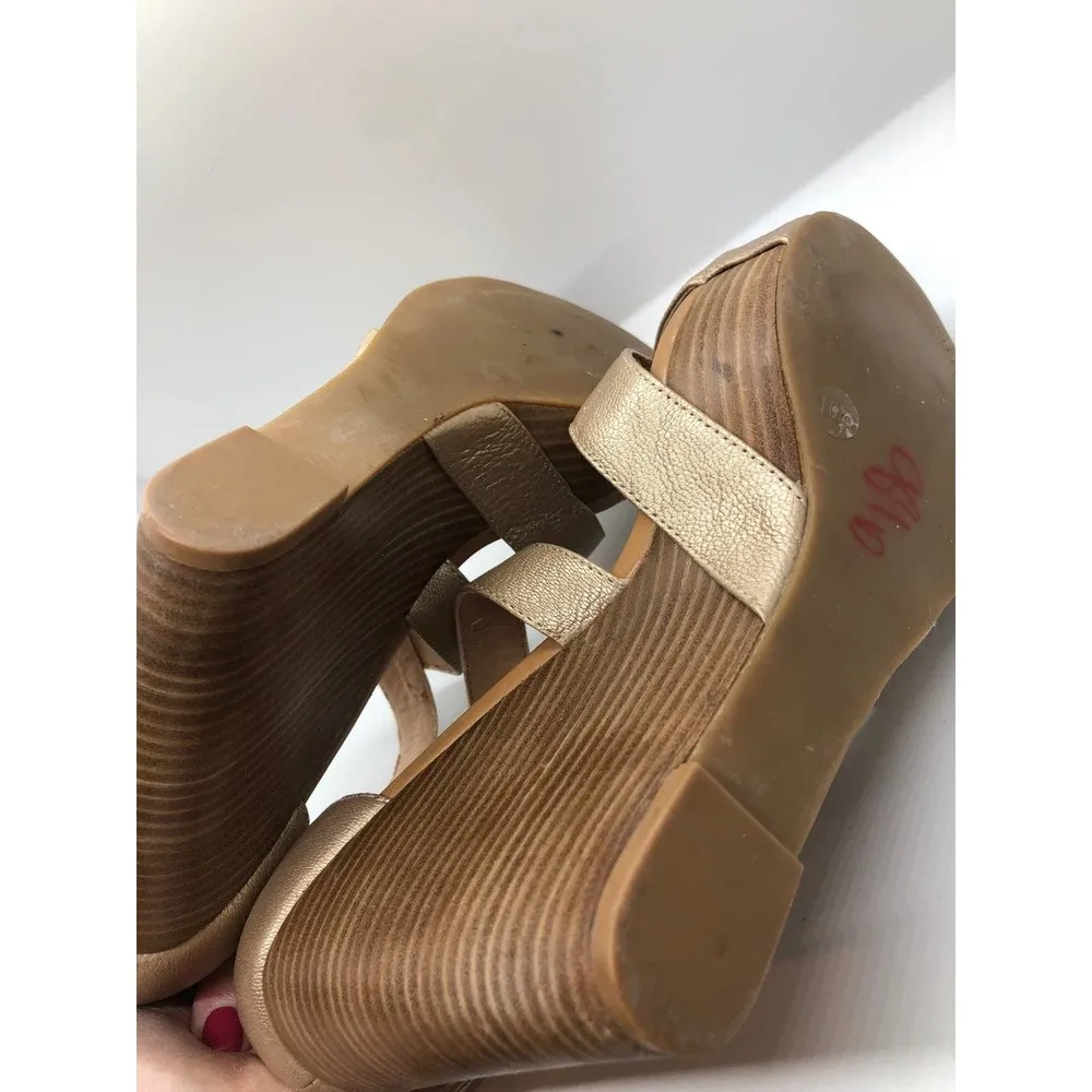 Banana Republic Womens size 10 champagne metallic open toe Wedge - Image 7