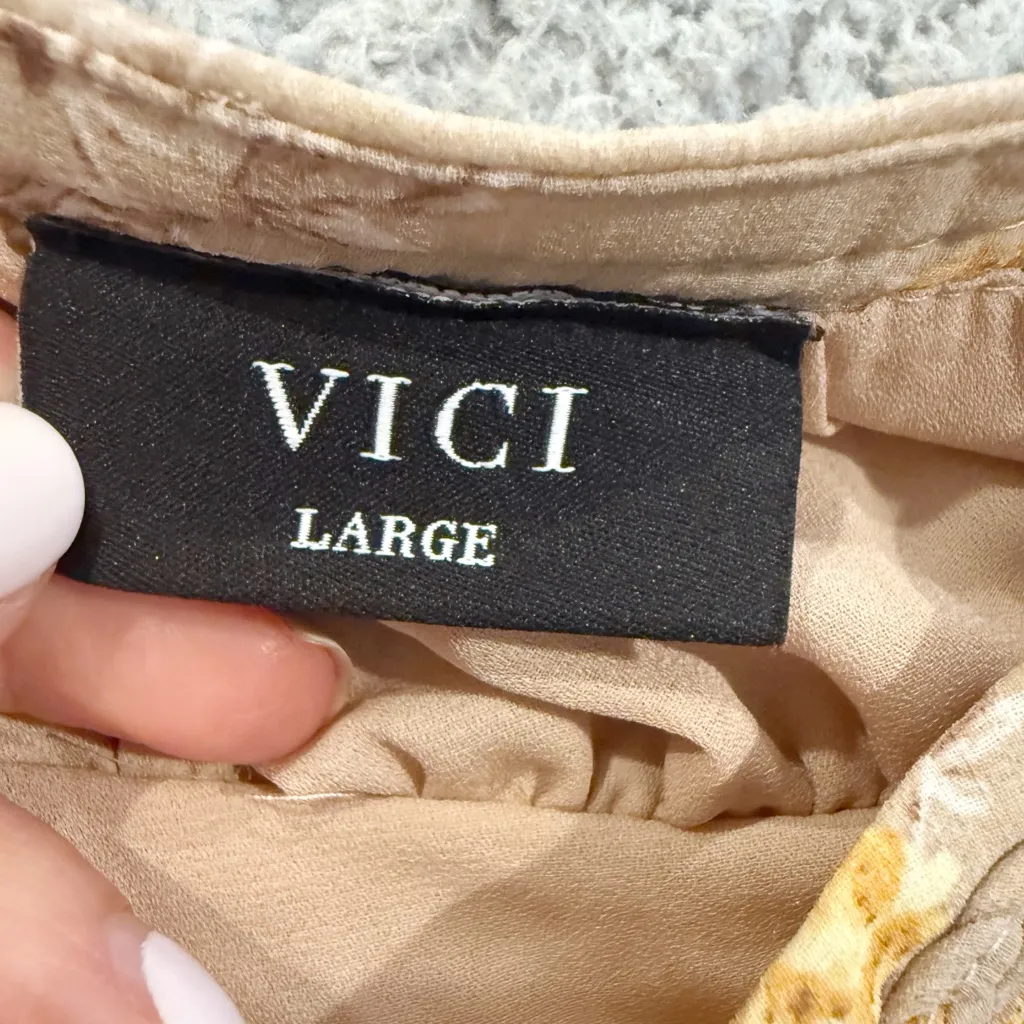 VICI‎ Floral Shirred Tie Shoulder Midi Dress size Large - Image 6