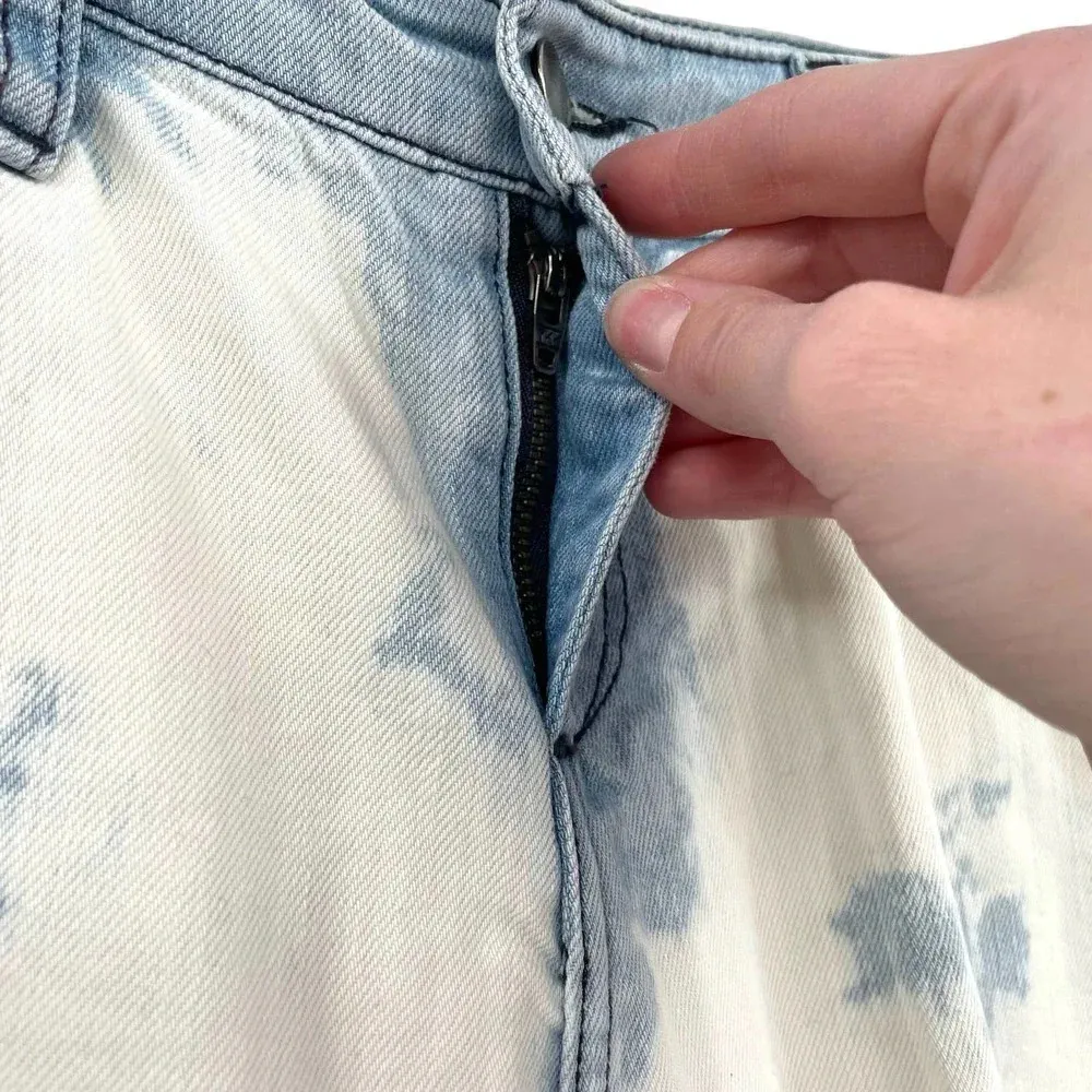 Haute Hippie Denim Outstanding Acid Wash Bleached Boyfriend Jeans Size‎ 26 - Image 3