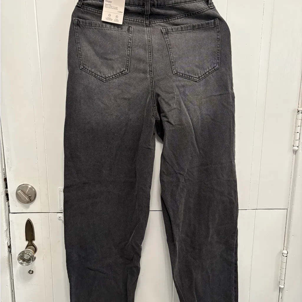 SO NWT  Dark Gray Relaxed Jeans - Image 3