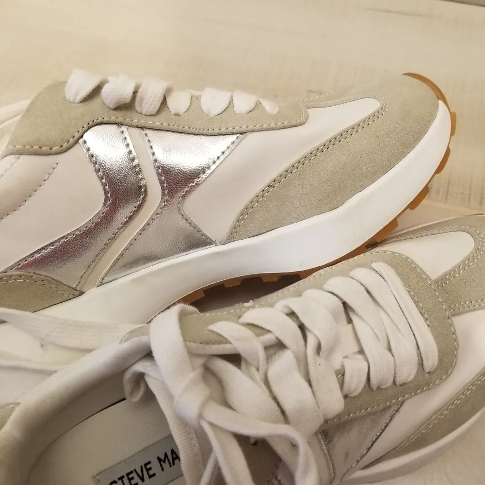 {7.5} Steve Madden Escapade Sneaker - Image 5