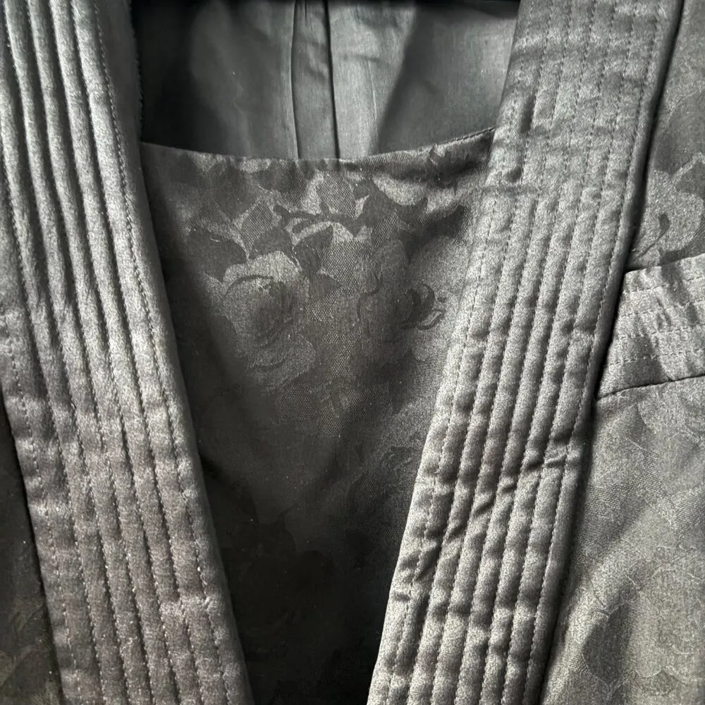 Vtg Adrianna Papell black silk tonal floral print single-button cropped jacket - Image 3