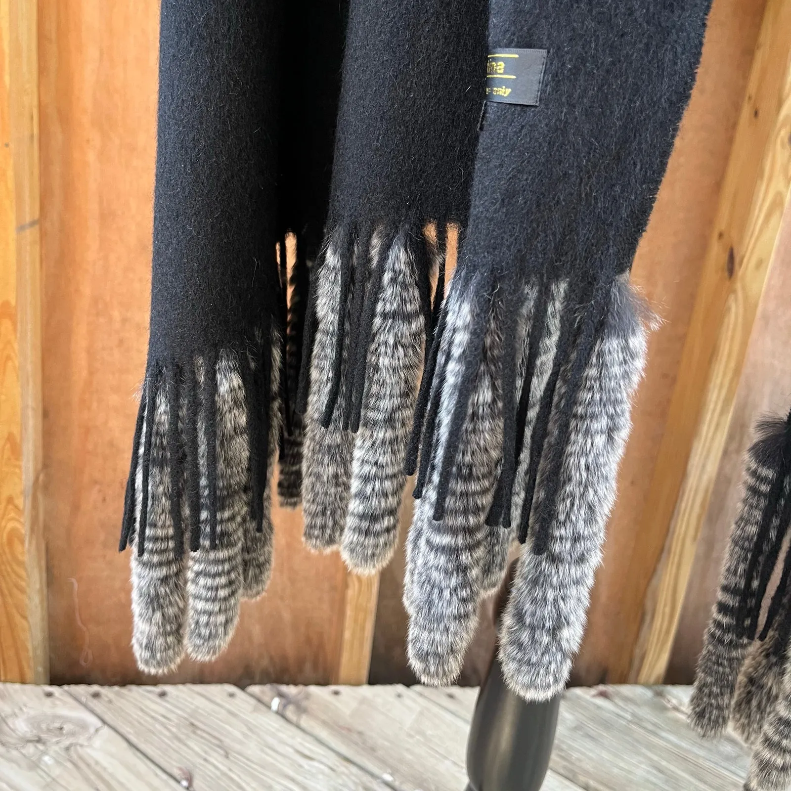 La Fiorentina Women's Black 100% Wool Fur Tasselled Wrap Scarf - Image 3