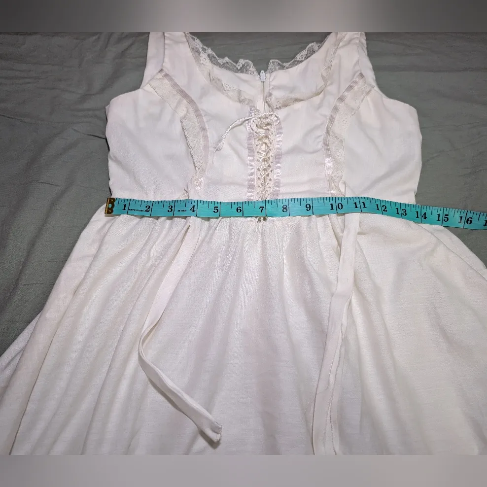 Vintage Women's Victorian Style Dress/Under Dress Cream - Image 5