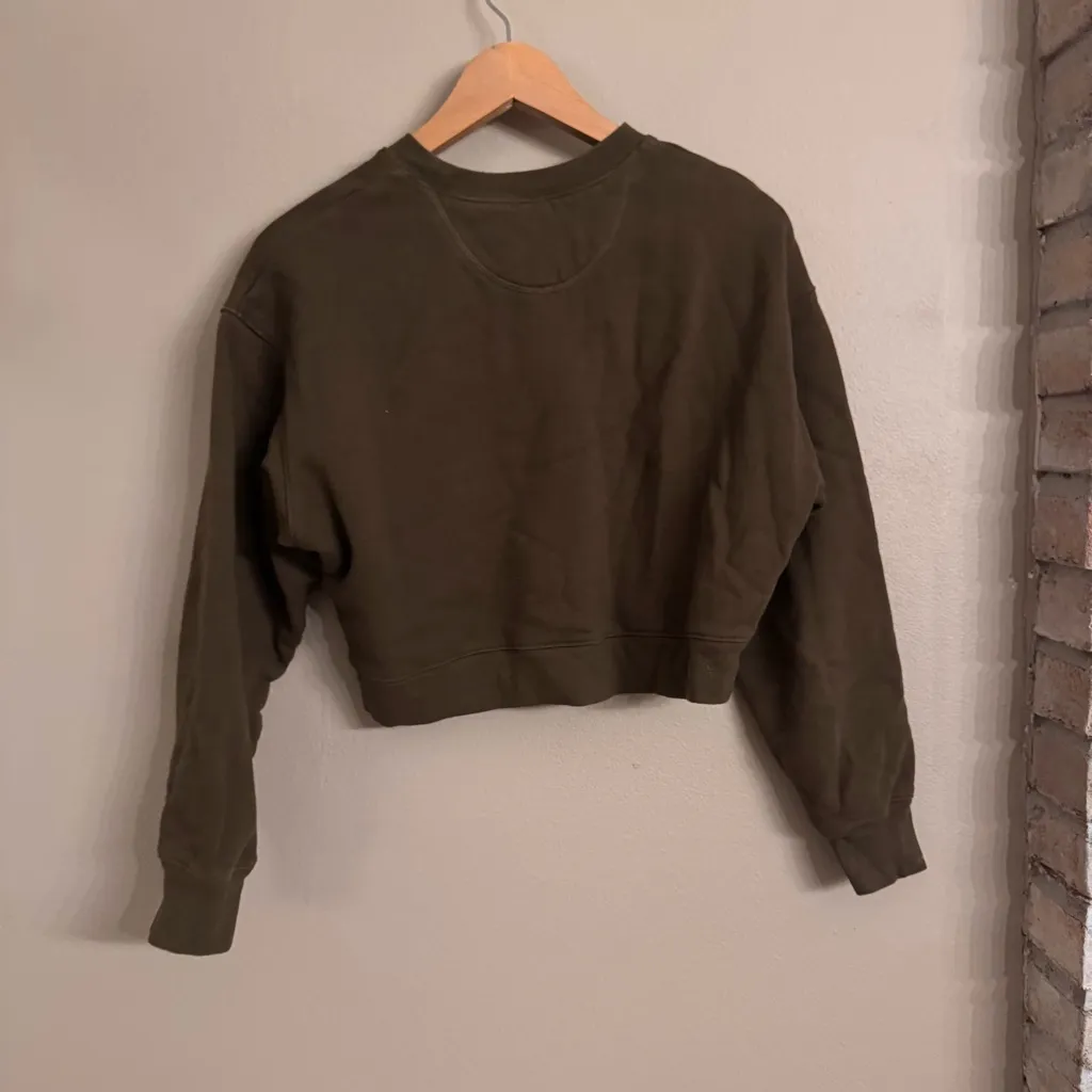 GIRLFRIEND COLLECTIVE Classic Pullover‎ Sweatshirt - Image 3