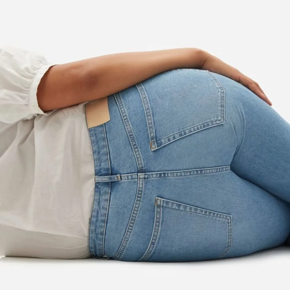 Everlane The Curvy Cheeky Straight Jeans in Sky Blue Wash 26 New Denim Pants - Image 4