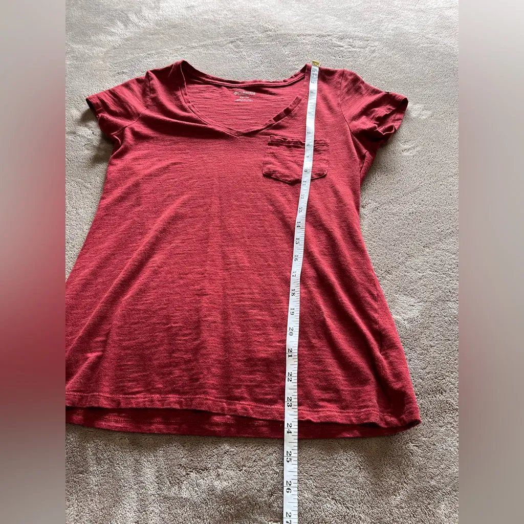 COLUMBIA Women’s V-Neck Short Sleeve T-Shirt Burgundy Basics Sz XS EUC - Image 8