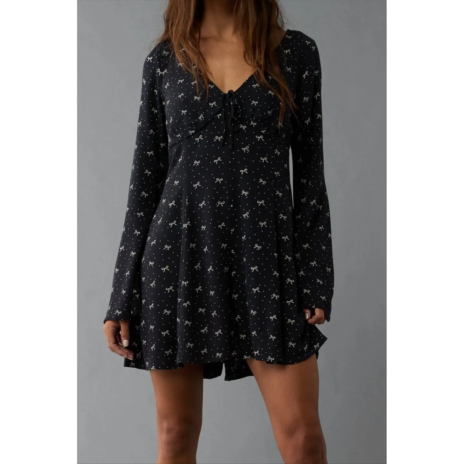 American Eagle Long Sleeve V Neck Romper‎ Black with Bows Size Medium NWT - Image 3