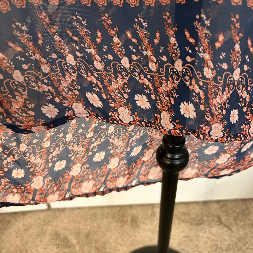 Rue21 Sheer long top - Image 2