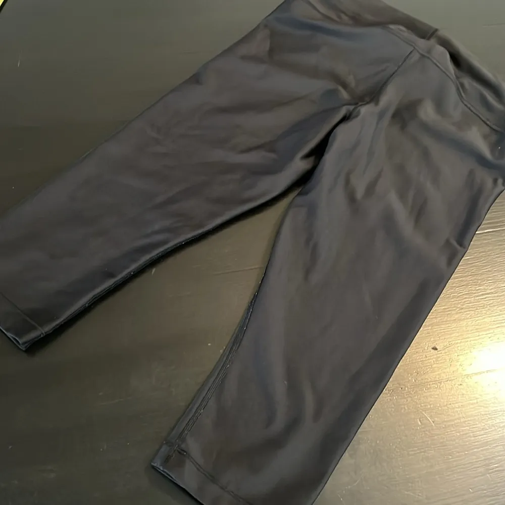 Under Armour Black capri Leggings - Image 5