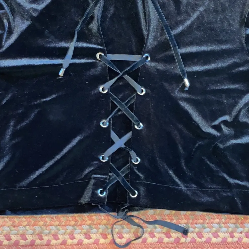 RCG 2017 BLACK VELVET WITCHY CORSET LACE FRONT BELL SLEEVE HOODIE - Image 3