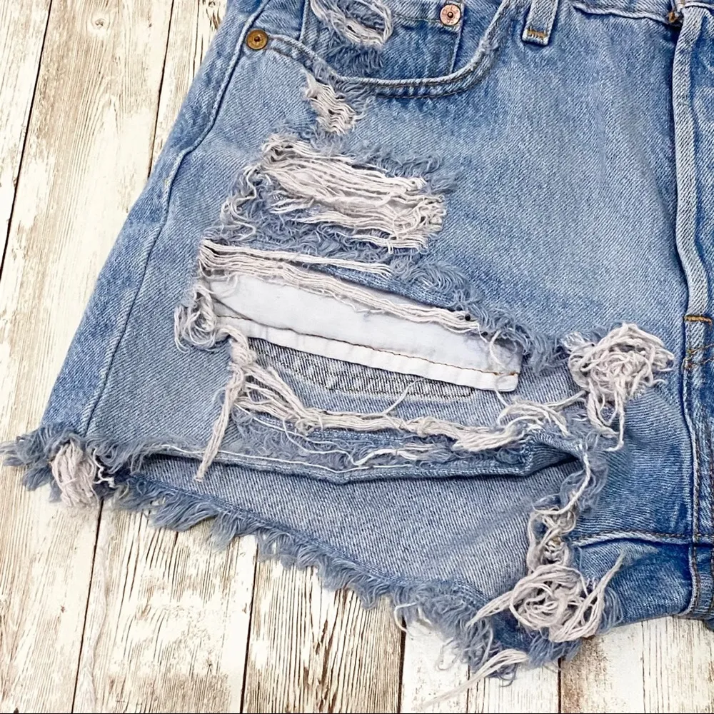 Levi’s 501 Destroyed Distressed Denim Shorts 28 - Image 11