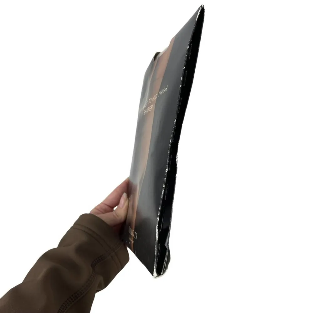 NWT Talbots Body Shaper High Waisted Mid Thigh Stretch Shorts in Nude Size Small - Image 2