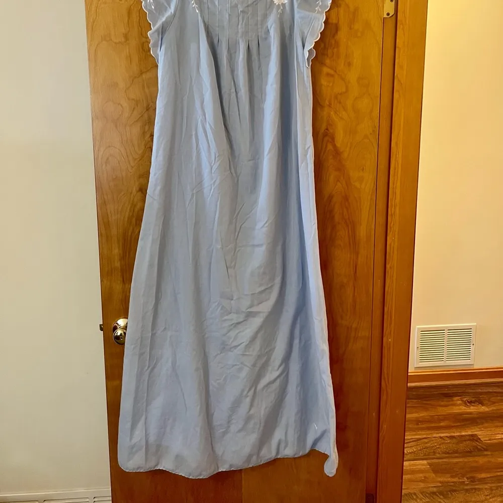 Natori Embroidered Nightgown Neiman Marcus Women's Vintage Light Blue FLAW - Image 2