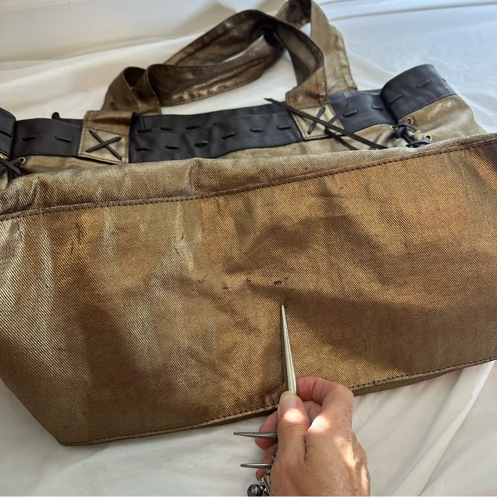 GoGo Voyage Metallic bronze/gold travel tote - Image 10