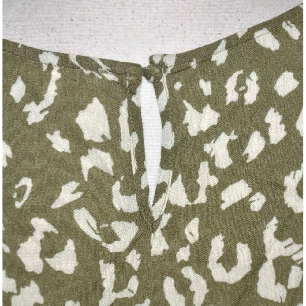 Andree By Unit Ladies M Leopard Print Olive Green & Cream Rayon Blouse Top Cute - Image 9