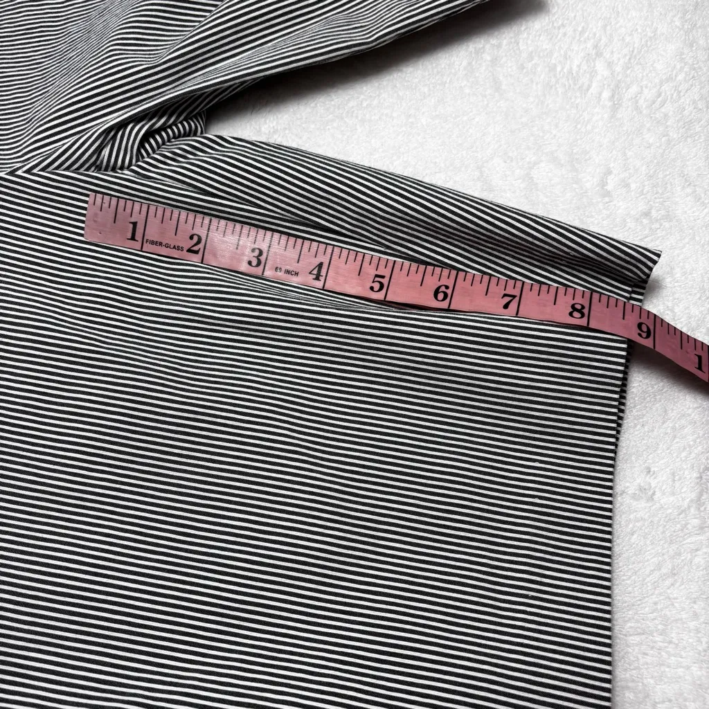 Bella Rose Women's Black and White Striped‎ Shorts stretchy size 8 Gray - Image 4