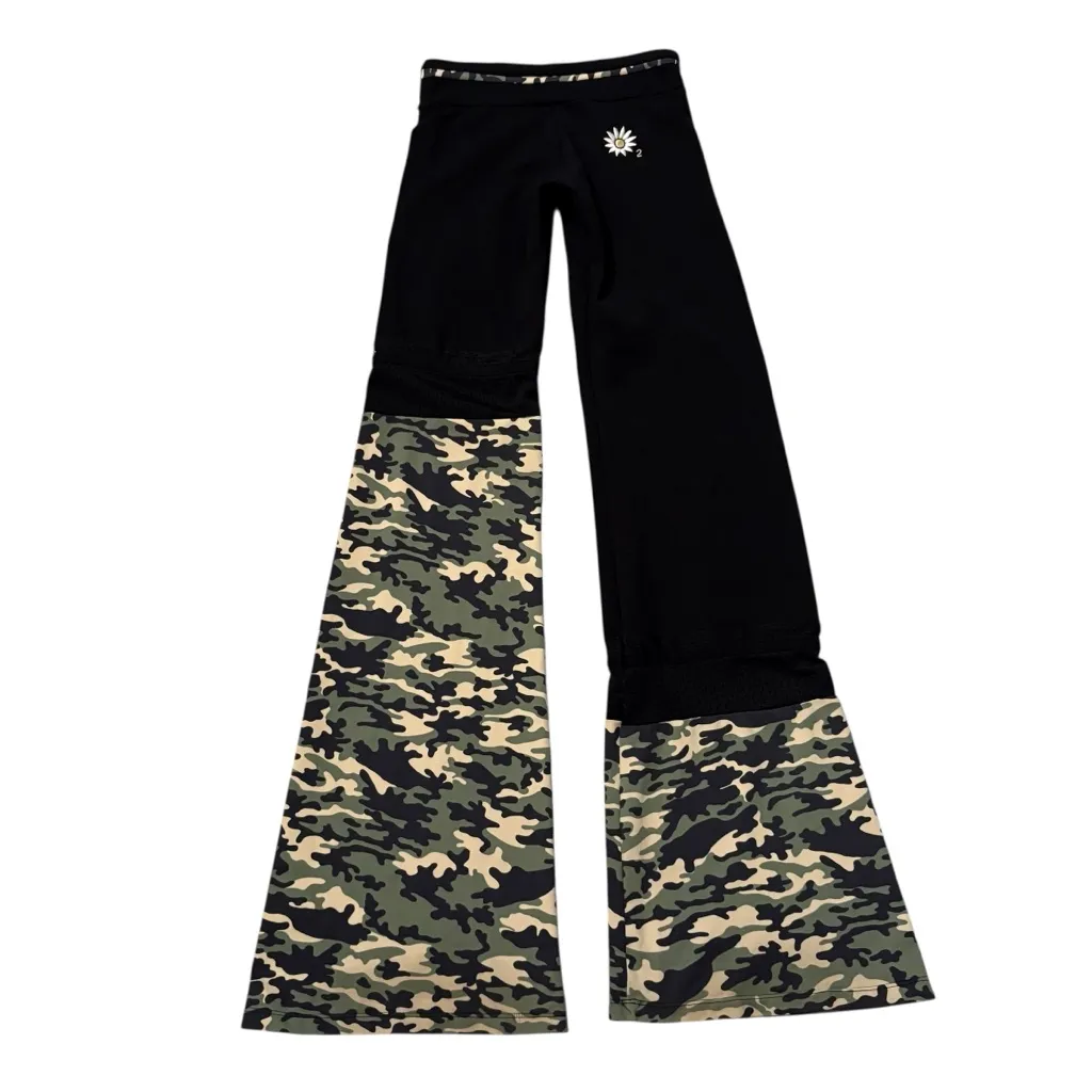 Margarita Supplex Sport Flared Camo Yoga Pants, Sz 2 Israel / US 4 - Image 5