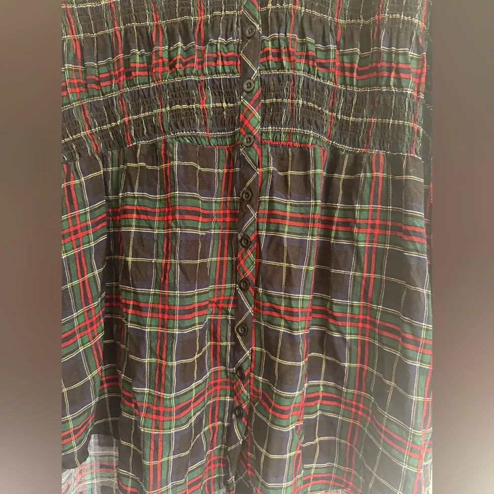 Torrid Babydoll Twill Smocked Button-Front Tunic Top in Holiday Plaid - size 1 - Image 2