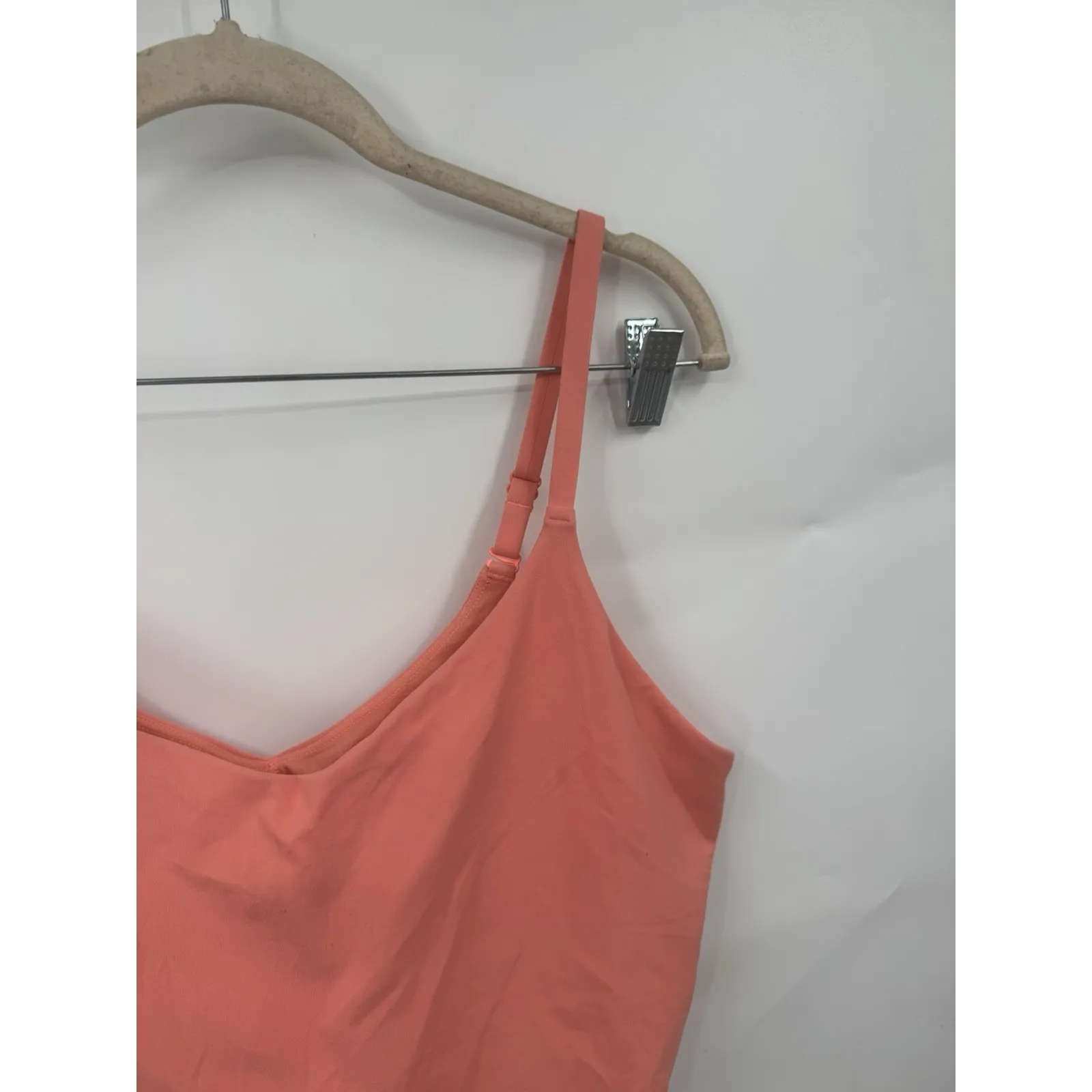 Athleta Elevation Longline Sports Bra Women XL Coral Athletic Workout Yoga Gym - Image 7