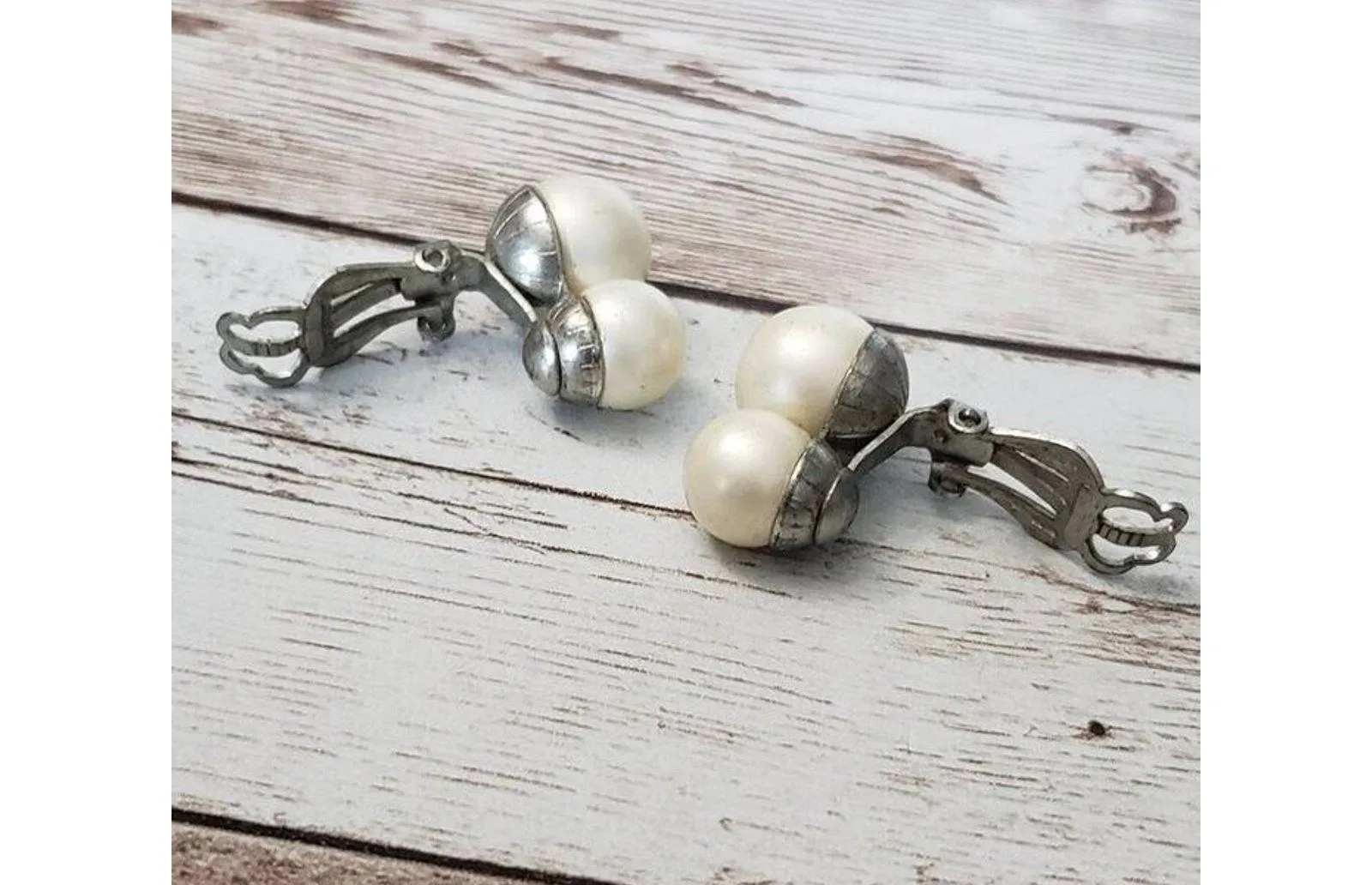 Vintage Clip On Earrings Two Faux Pearls / Faux Pearl Duo 7/8" - Image 7