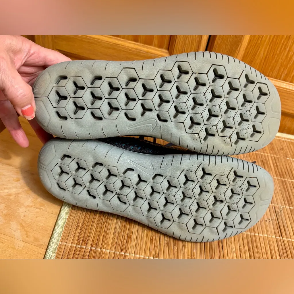 Nike Women's Free RN Flyknit 2018 athletic sneakers running shoes - Image 8