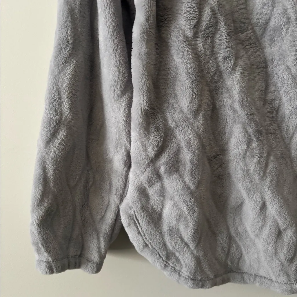 Cuddl Duds Soft Gray Fluffy Pullover - Image 3