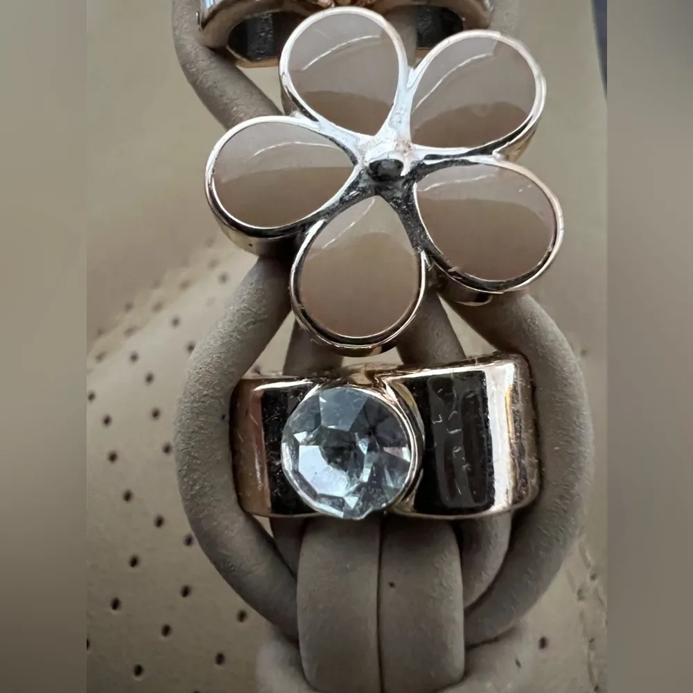 SIKETU | ladies flip flop sandals Size: 40 (European)/9.5US. Size undefined - Image 4