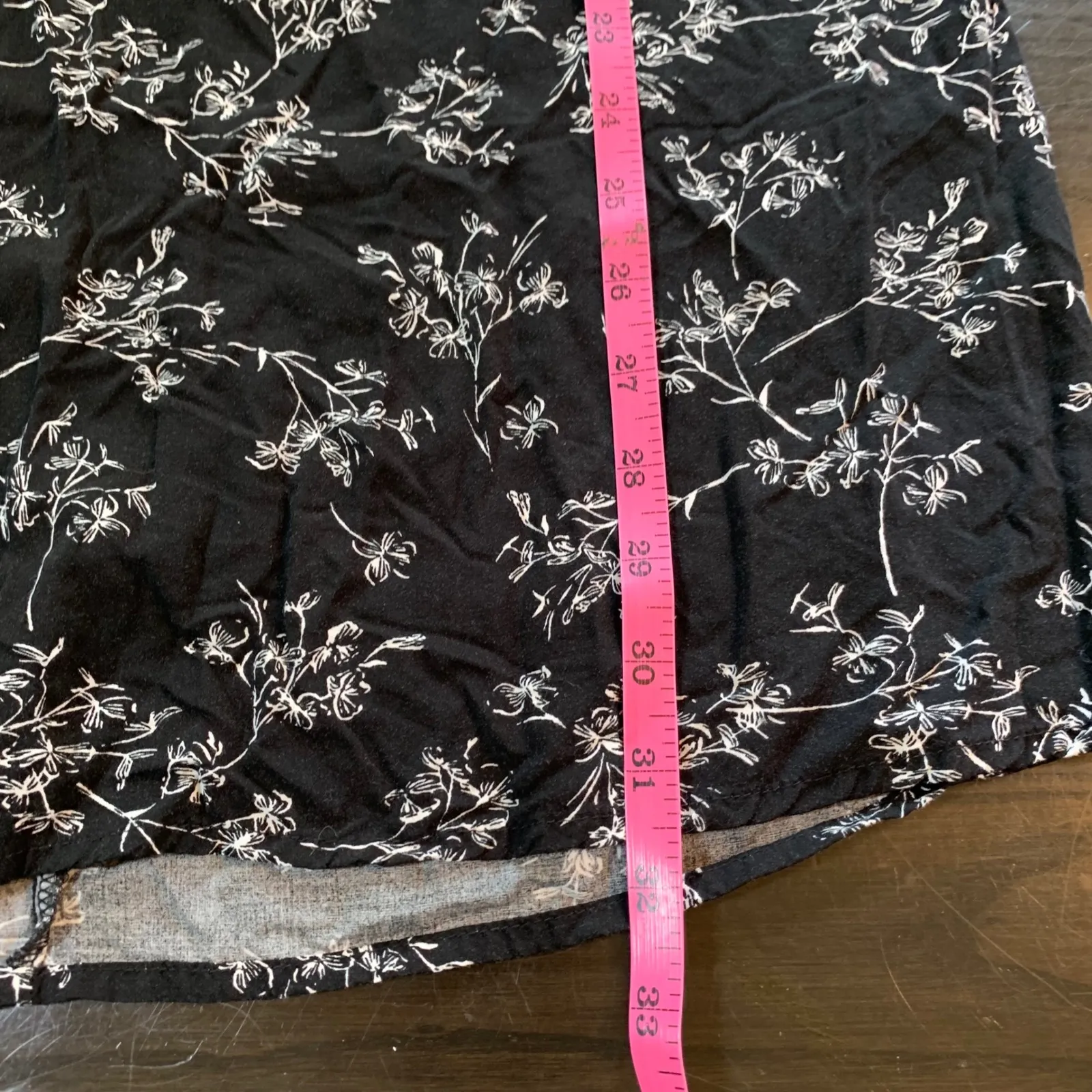 Old Navy Black Floral V-Neck‎ Shift Dress XS Long Sleeve Rayon Boho Minimalist - Image 10