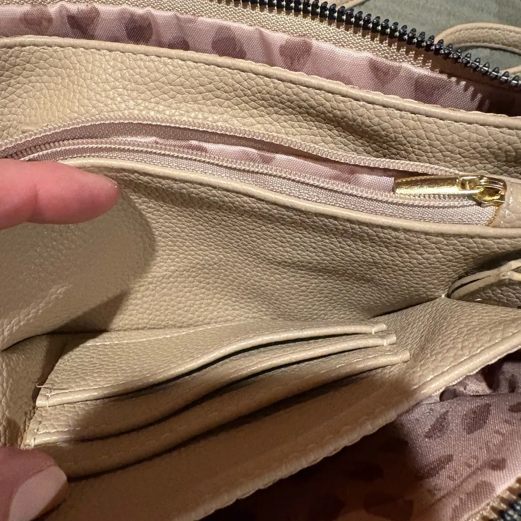 Kedzie Eclipse Convertible Wallet Crossbody cream gold hardware - Image 5