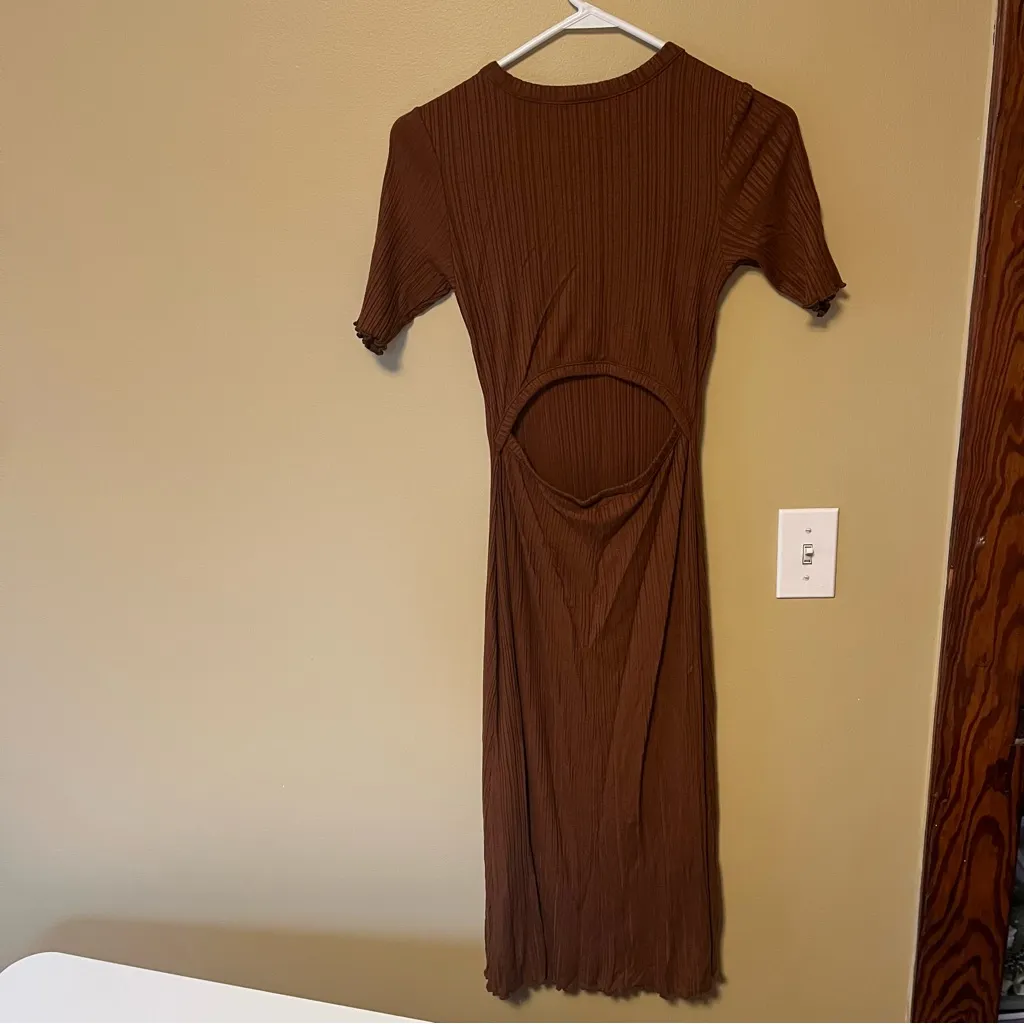 Everlane Copper Brown Midi Dress with Lettuce Trim and Cutout in Back - Image 6