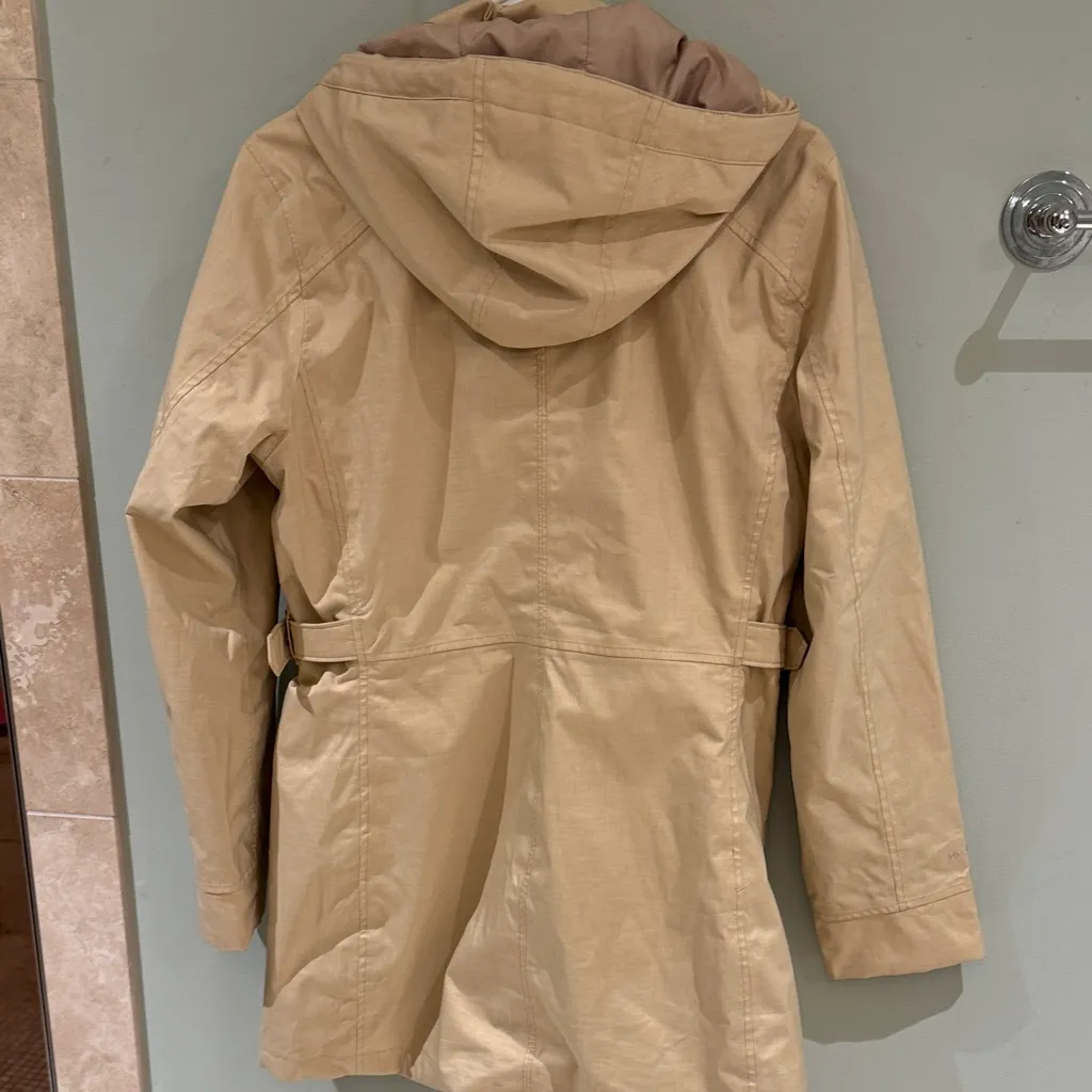 The North Face Beige Hooded Lightweight Parka - Image 3