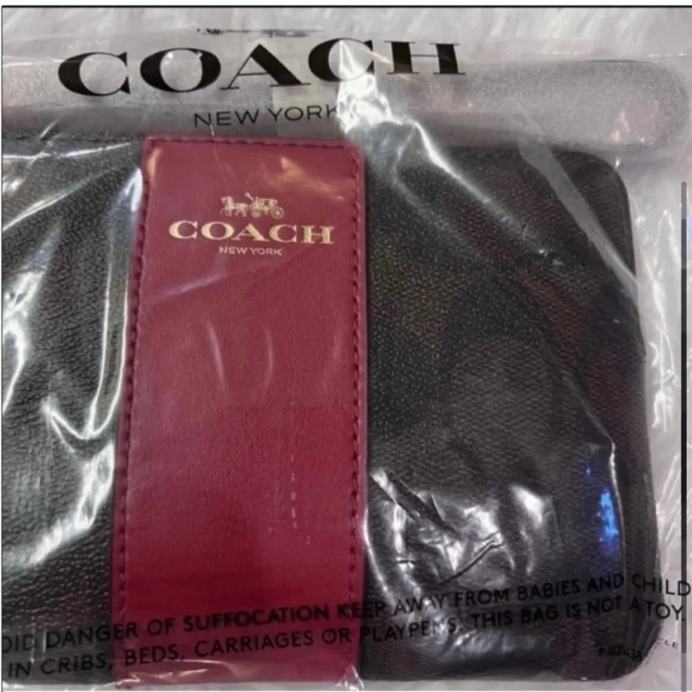 COACH Corner Zip Wristlet In Signature Canvas Brown Red Gold NWT Designer - Image 4