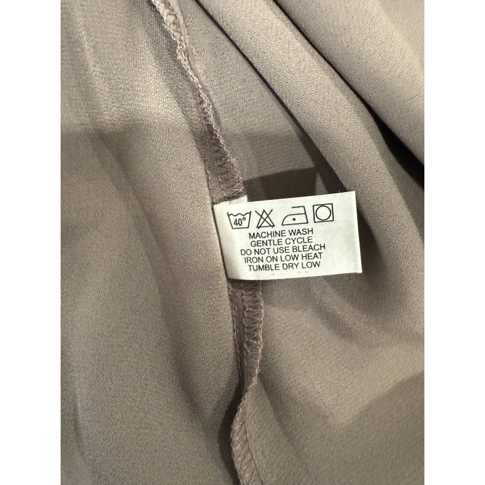 Violet and Clare Woman's Small Gray Long Sleeved High-Low button up blouse top - Image 7