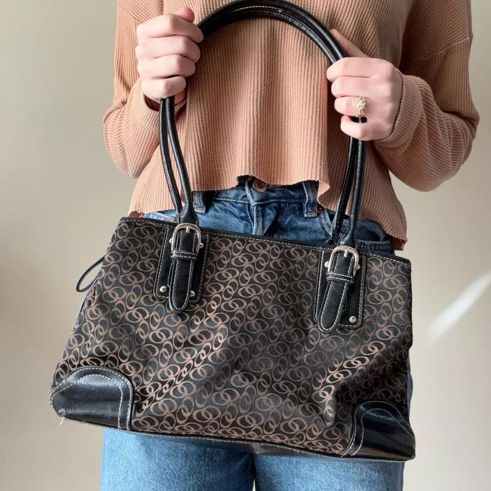 Elegant Black and Brown Handbag - Image 3