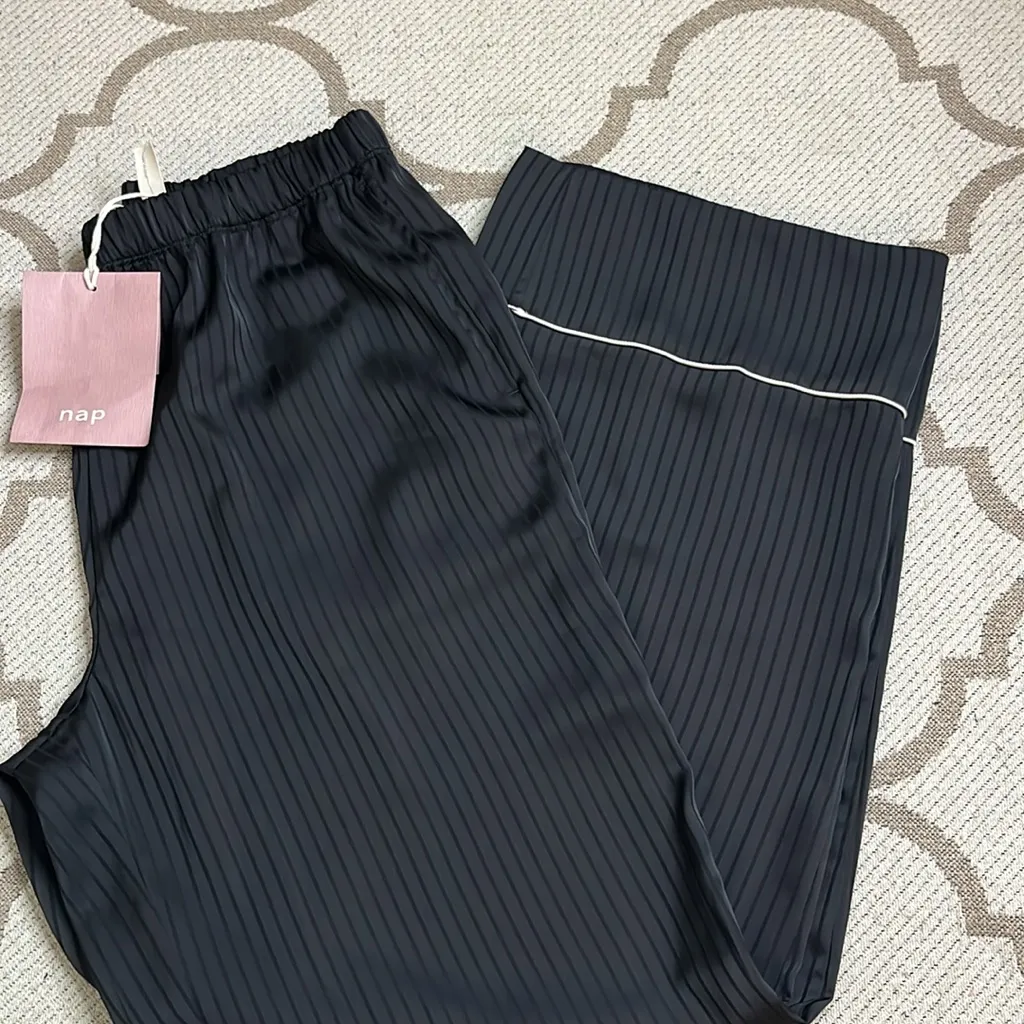 NAP black satin pinstripe wide leg pull on pants, loungewear, size medium - Image 15