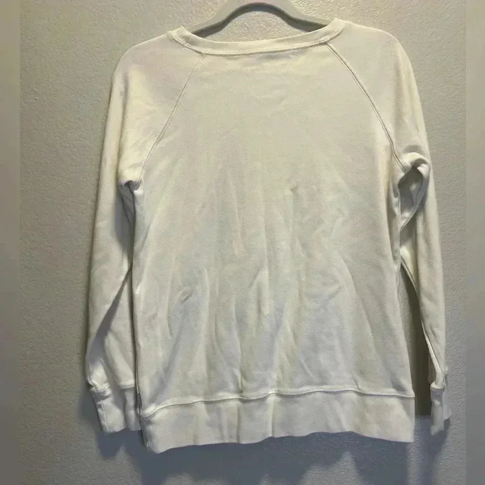 Eddie Bauer women’s legend wash women’s sweatshirt feather print detail medium - Image 5